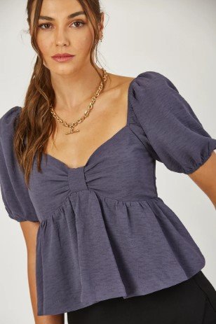 womens trendy tops